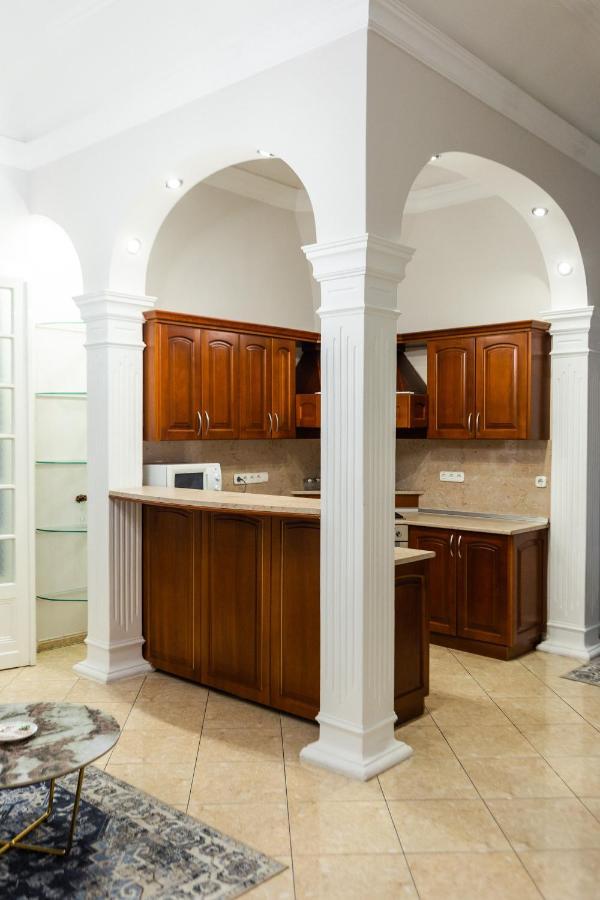 Luxury Downtown 3 Bedroom Apartment By Synagoge With Beautiful View Budapest Exteriör bild