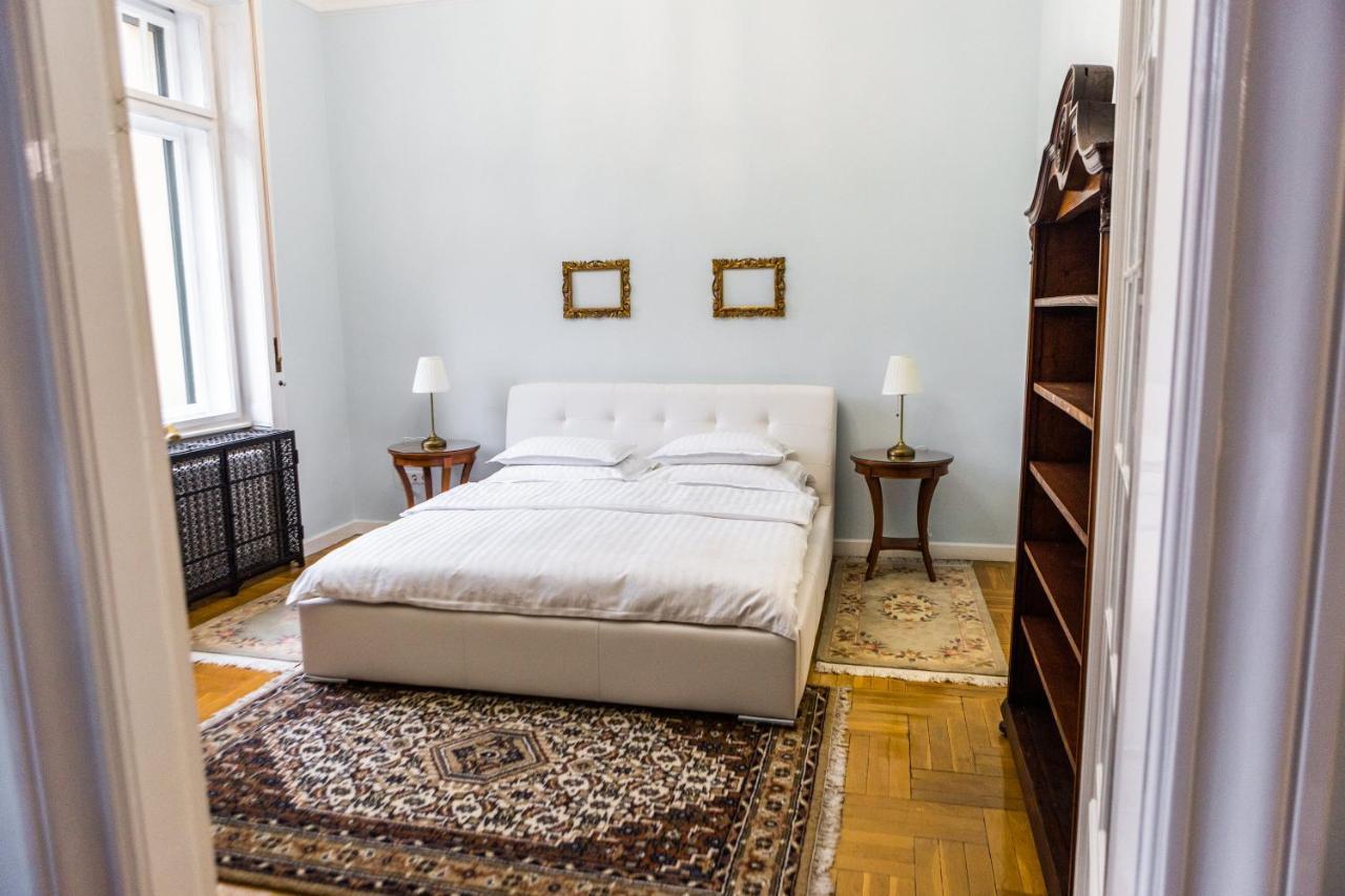 Luxury Downtown 3 Bedroom Apartment By Synagoge With Beautiful View Budapest Exteriör bild
