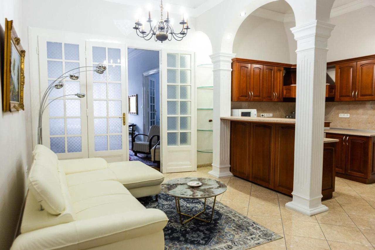 Luxury Downtown 3 Bedroom Apartment By Synagoge With Beautiful View Budapest Exteriör bild